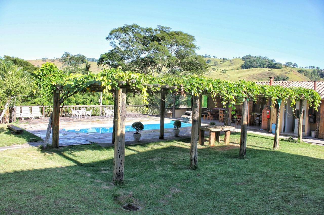 Pousada & Parada Olhos D'Agua Oliveira Fortes Extérieur photo